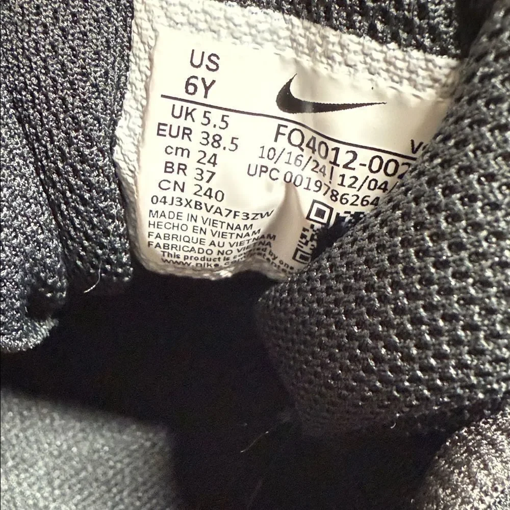 Nike Alpha Black and Gray Sports Cleats